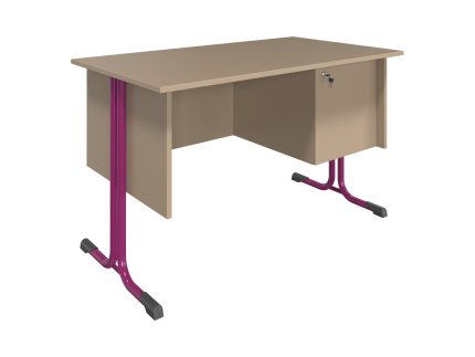 Nóra tanári asztal